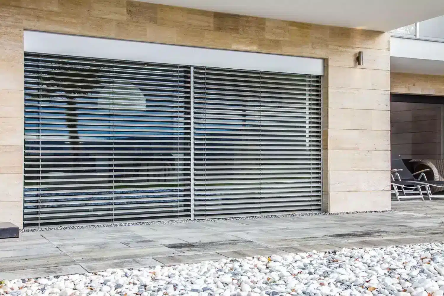Kültéri zsaluzia Z90 budapesti villa